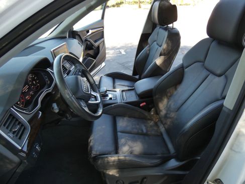 Used 2019 Audi Q5 2.0T Premium Plus w/ Premium Plus Package image 54