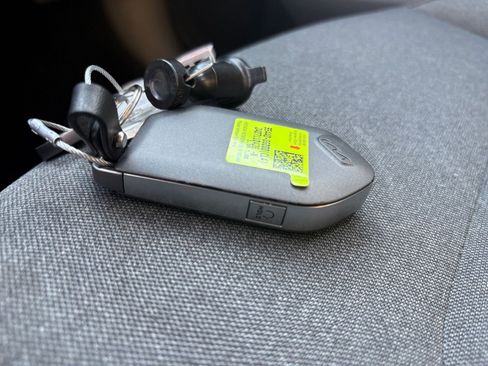 Used 2025 Kia K4 LXS image 23