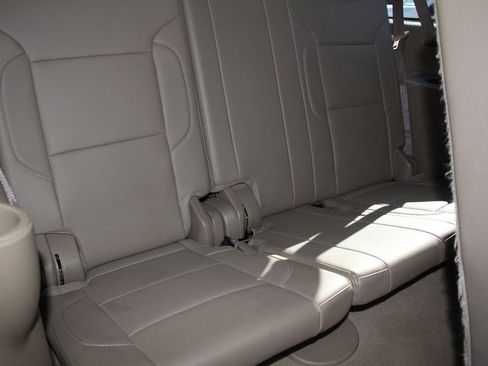 Used 2020 GMC Yukon XL SLT w/ Premium Edition image 27