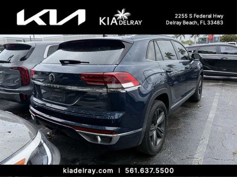 Used 2021 Volkswagen Atlas Cross Sport SE w/ Panoramic Sunroof Package FWD image 7