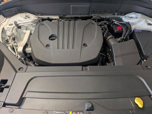New 2025 Volvo XC90 B5 Core w/ Protection Package Premier image 19