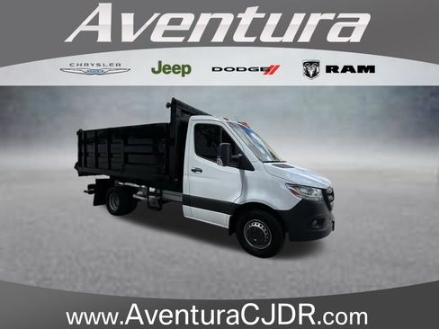 Used 2021 Mercedes-Benz Sprinter 4500 image 1
