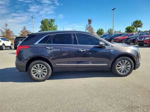 Used 2018 Cadillac XT5 Luxury w/ Driver Awareness Package image 3