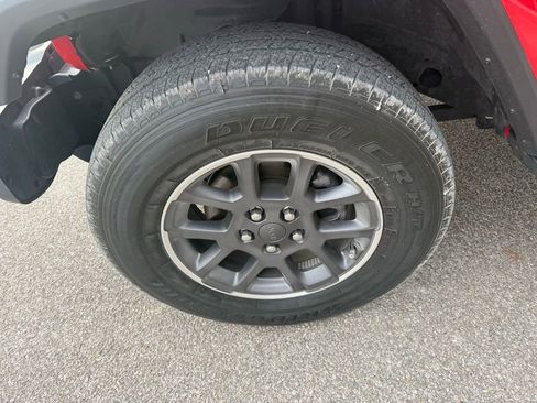 Used 2020 Jeep Gladiator Overland image 11