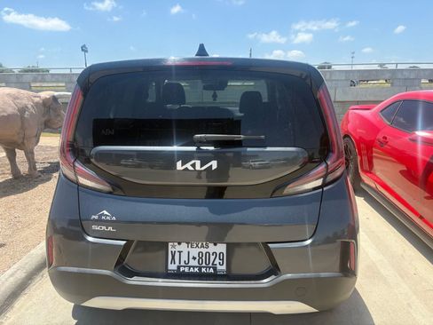 Used 2023 Kia Soul LX w/ Option Group 015 FWD image 6