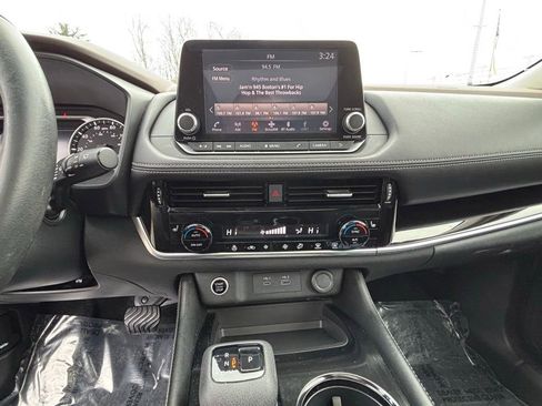 Used 2023 Nissan Rogue SL image 14