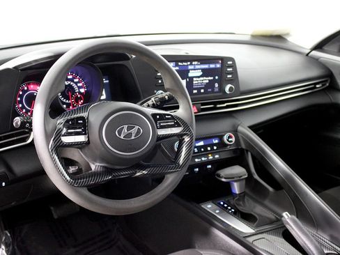 Used 2021 Hyundai Elantra SEL FWD image 5