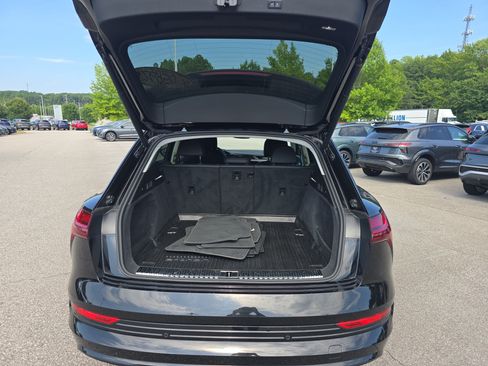 Used 2021 Audi e-tron Premium Plus w/ Premium Plus Package AWD/4WD image 12