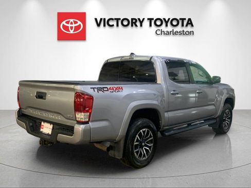 Used 2020 Toyota Tacoma TRD Sport AWD/4WD image 7