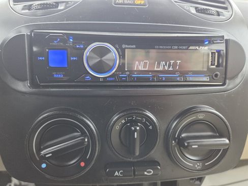 Used 2004 Volkswagen Beetle GLS image 17