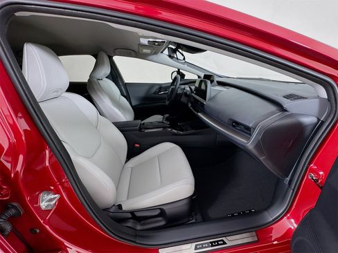 Used 2026 Toyota Prius XLE image 27