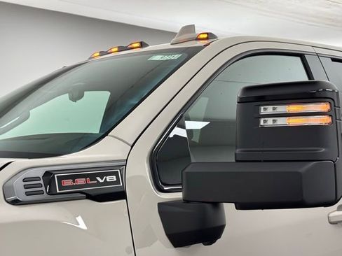 New 2026 GMC Sierra 2500 AT4 w/ AT4 Premium Plus Package AWD/4WD image 18