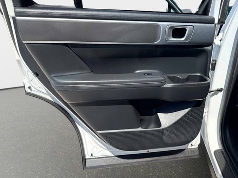 Used 2025 Hyundai Santa Fe SEL image 12