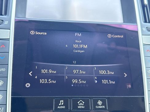 Used 2015 INFINITI Q50 Premium w/ Navigation Package image 18