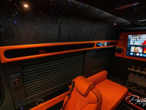 Used 2025 Mercedes-Benz Sprinter 2500 image 43