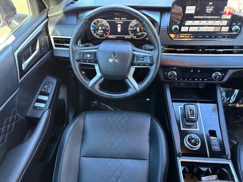 Used 2024 Mitsubishi Outlander SEL image 15