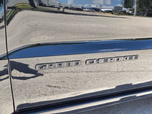 Certified 2019 Jeep Grand Cherokee Altitude RWD image 12