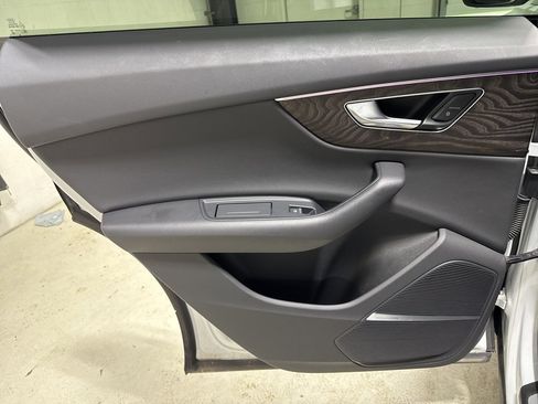 Used 2020 Audi Q8 Premium Plus w/ Premium Plus Package image 45