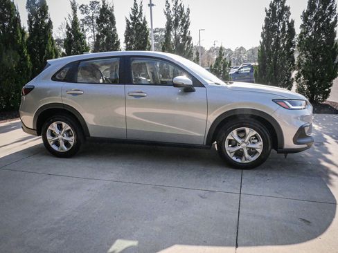 Certified 2025 Honda HR-V LX image 11