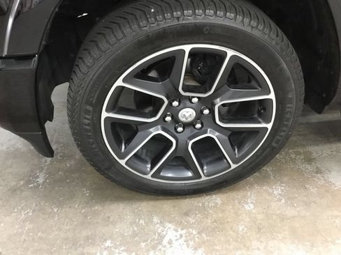 Used 2019 RAM 1500 Laramie AWD/4WD image 5