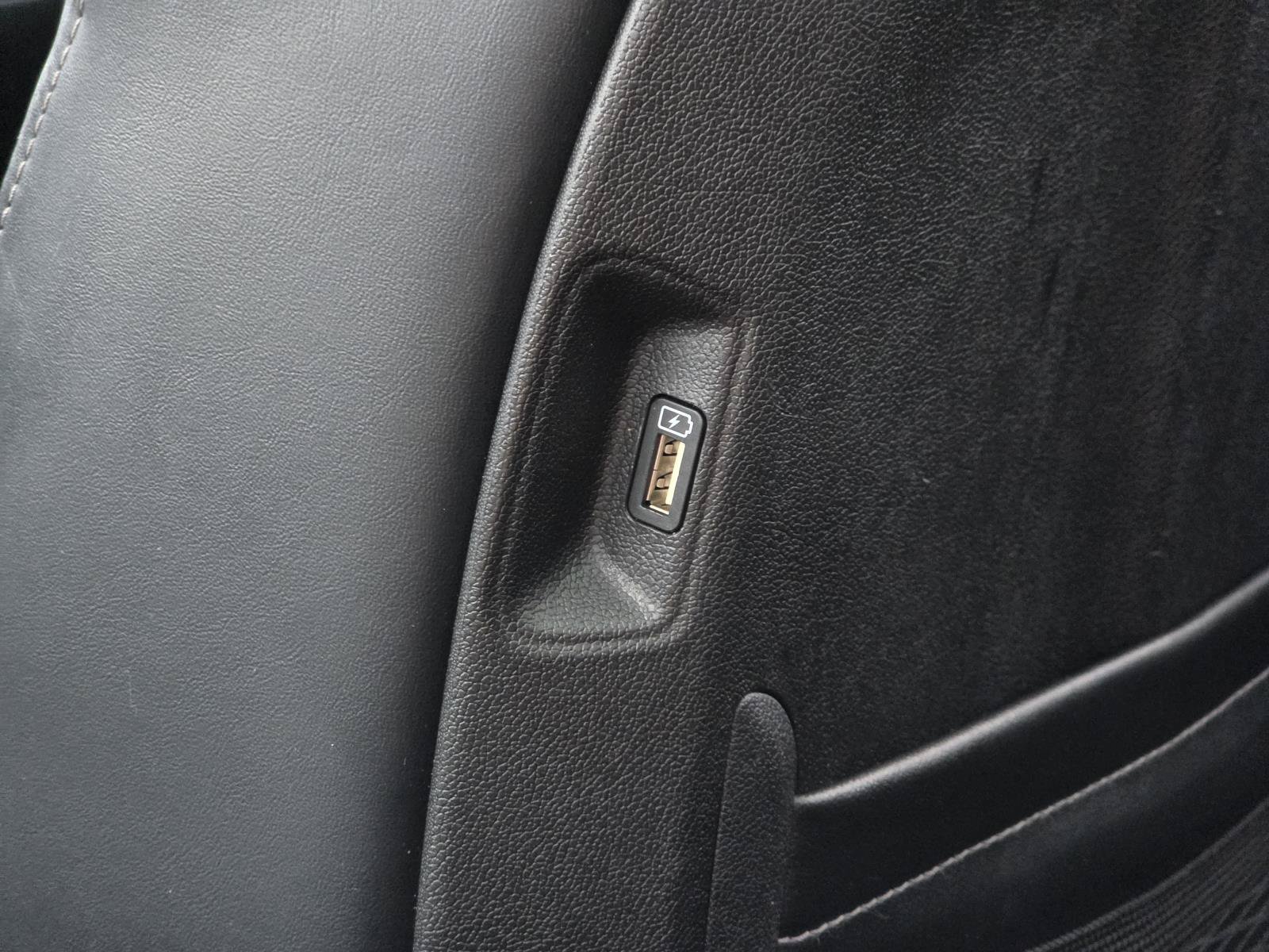 Used 2021 Kia Sorento S w/ Panoramic Sunroof Package FWD image 16