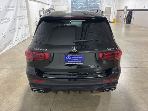 Used 2025 Mercedes-Benz GLB 250 GLB 250 image 4