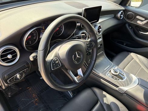 Used 2018 Mercedes-Benz GLC 300 image 4