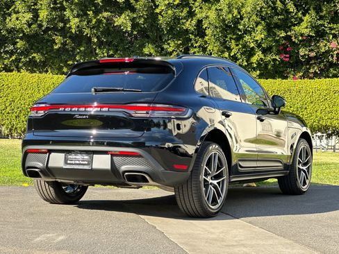 New 2026 Porsche Macan image 8