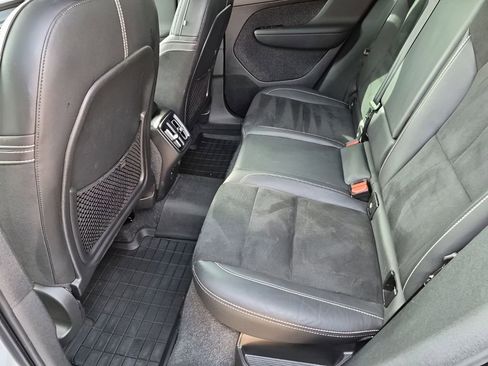 Used 2022 Volvo XC40 T5 R-Design w/ Advanced Package image 20