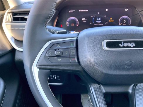 Certified 2023 Jeep Grand Cherokee Laredo w/ Luxury Tech Group I image 22