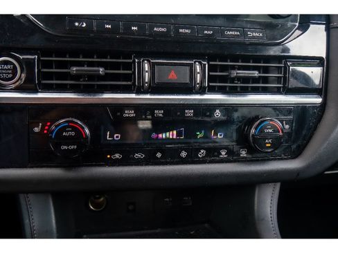 Used 2023 Nissan Pathfinder SL AWD/4WD image 24