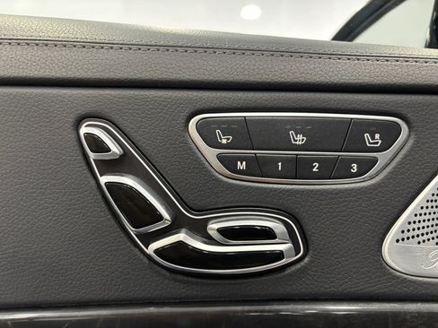 Used 2019 Mercedes-Benz S 560 Sedan image 44