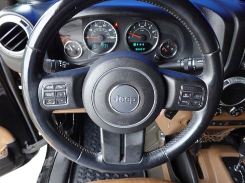 Used 2015 Jeep Wrangler Unlimited Sahara w/ Max Tow Package image 13