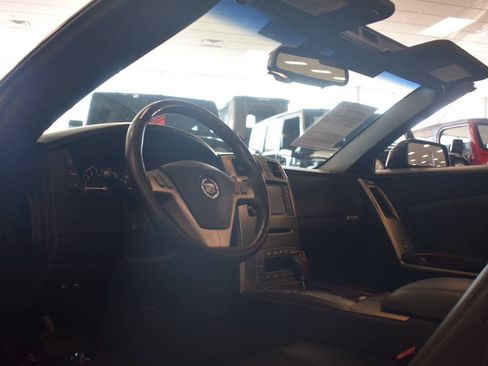 Used 2005 Cadillac XLR RWD image 37