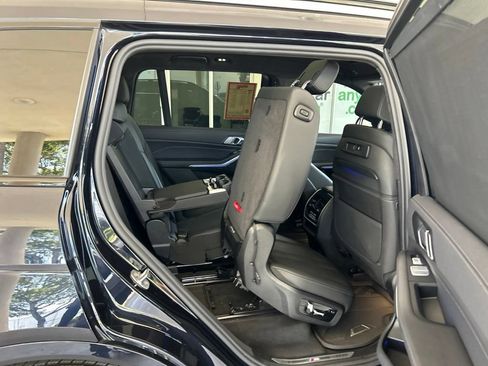Used 2022 BMW X7 xDrive40i w/ M Sport Package AWD/4WD image 39