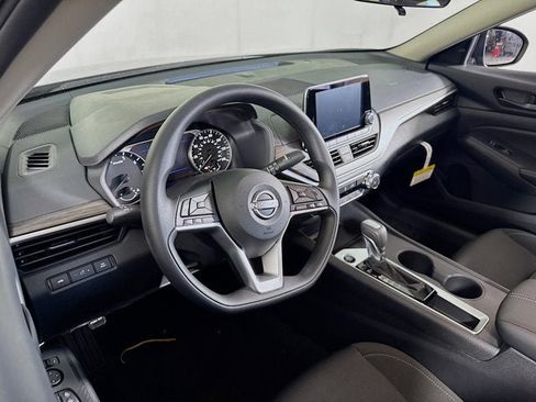New 2026 Nissan Altima 2.5 SV FWD image 9