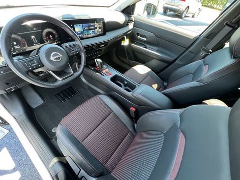 Used 2025 Nissan Kicks SR image 20