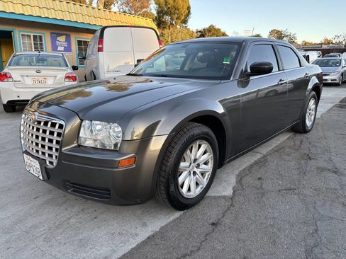 Used 2008 Chrysler 300 LX image 3