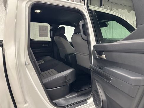 Used 2024 Toyota Tacoma TRD Sport AWD/4WD image 50