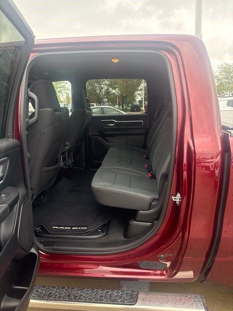 Used 2022 RAM 1500 Big Horn AWD/4WD image 7