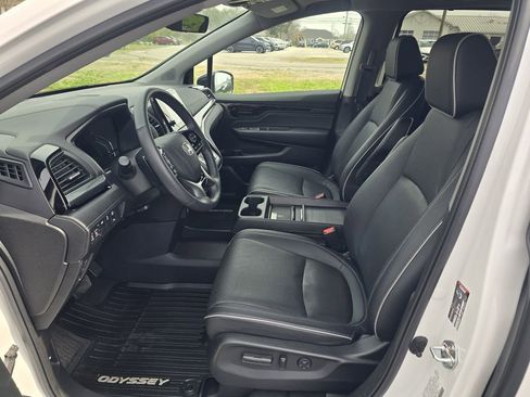 Used 2023 Lexus GX 460 Premium w/ Premium Package image 12