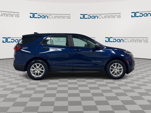 Used 2022 Chevrolet Equinox LS image 9