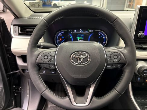 Used 2023 Toyota RAV4 XLE w/ Convenience Package AWD/4WD image 11