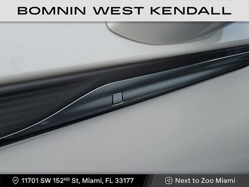 Used 2023 Lincoln Aviator Reserve image 6