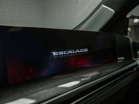 Used 2025 Cadillac Escalade V image 35