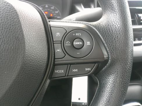 Used 2023 Toyota Corolla LE image 14