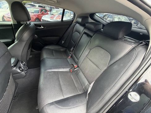 Used 2018 Kia Stinger Premium RWD image 16