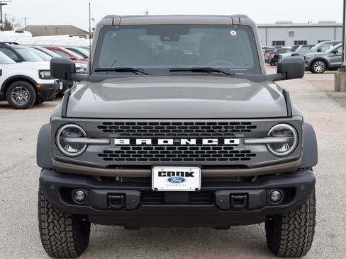 New 2026 Ford Bronco Badlands image 2