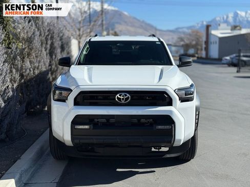Used 2025 Toyota 4Runner SR5 image 2