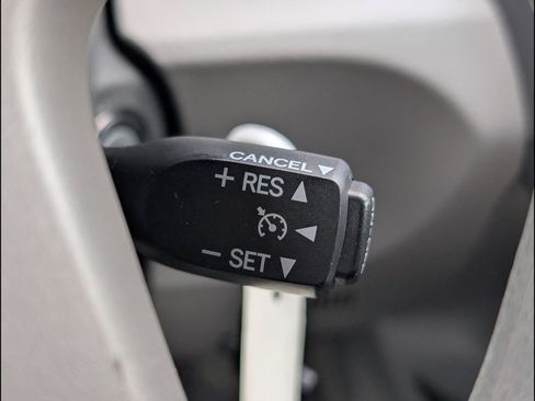 Used 2011 Toyota Camry LE FWD image 17